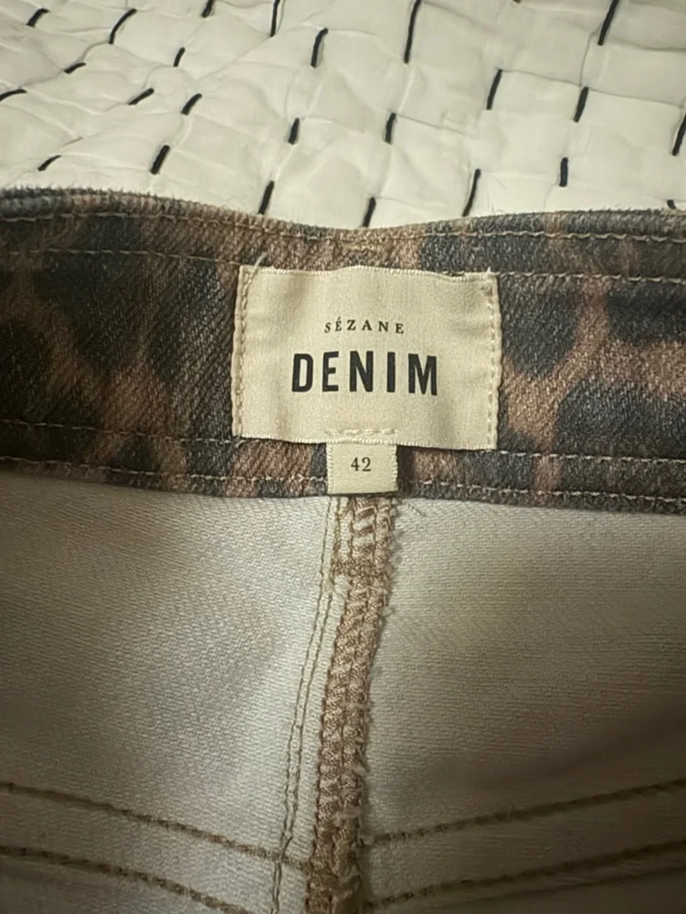 Sezane Leopard-Print crop Jeans - Picture 2 of 4